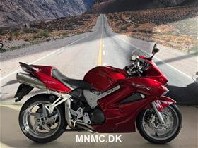 VFR 800 F  V-TEC ABS